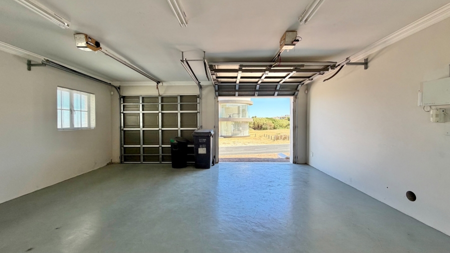 5 Bedroom Property for Sale in Greenways Golf Estate Western Cape